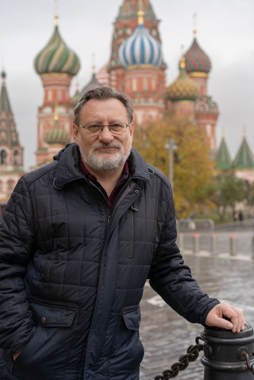 Игорь Свеженцев